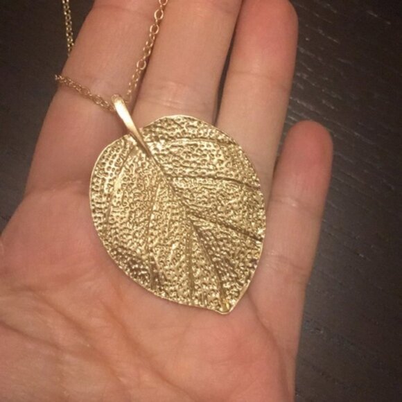 Boho Jewelry Leaf Design Pendant Necklace - Picture 5 of 5
